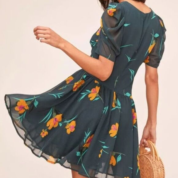 ASTR The Label | NWT Asymmetric Drop Waist Green Floral Mini Dress | Small - Picture 1 of 7